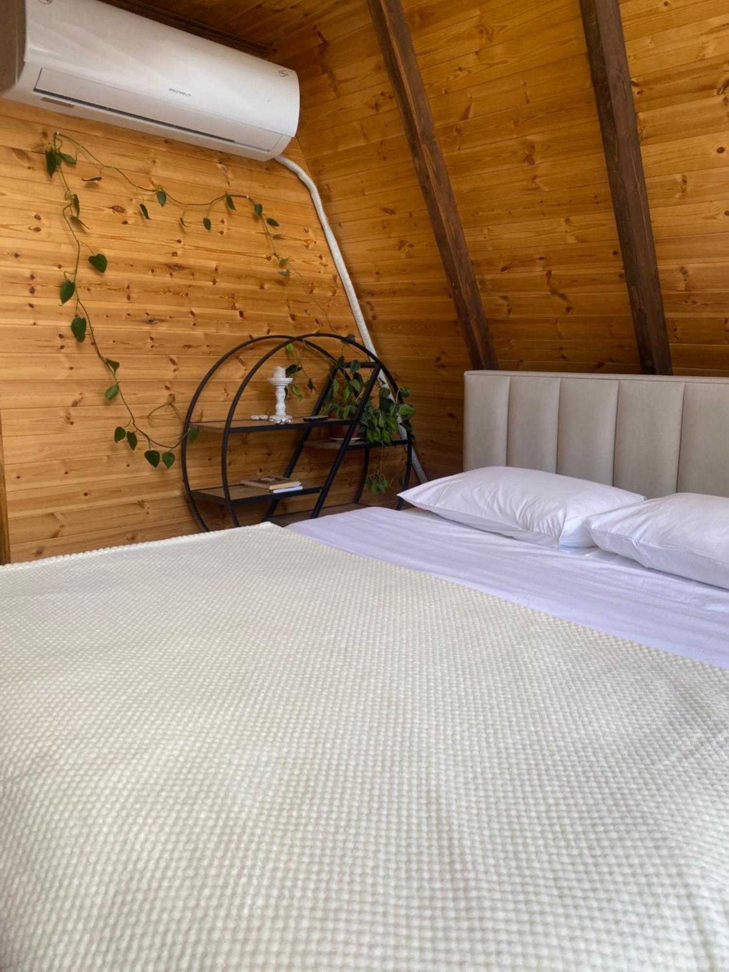 Agora Farmhouse Koman Екстер'єр фото