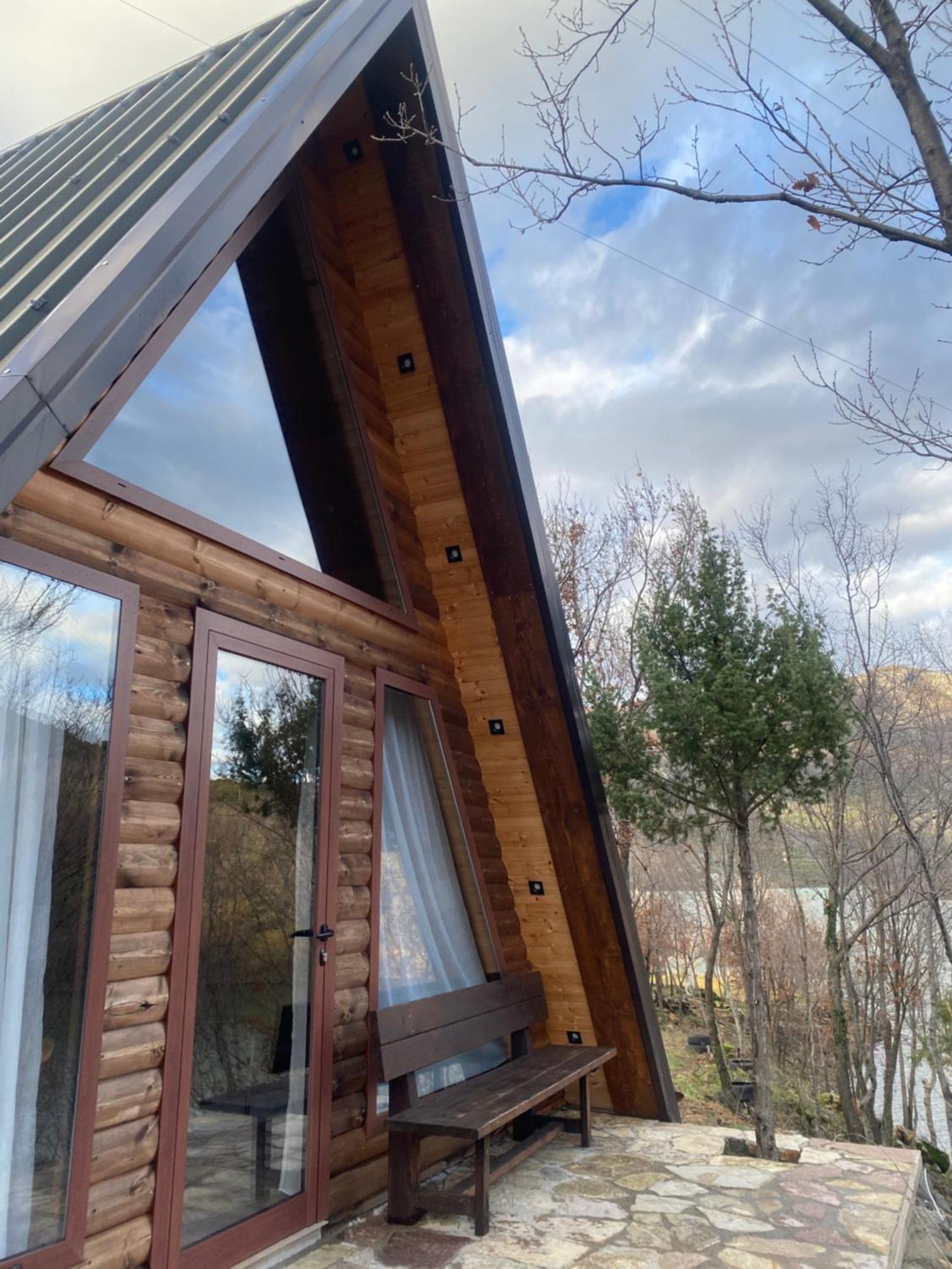 Agora Farmhouse Koman Екстер'єр фото