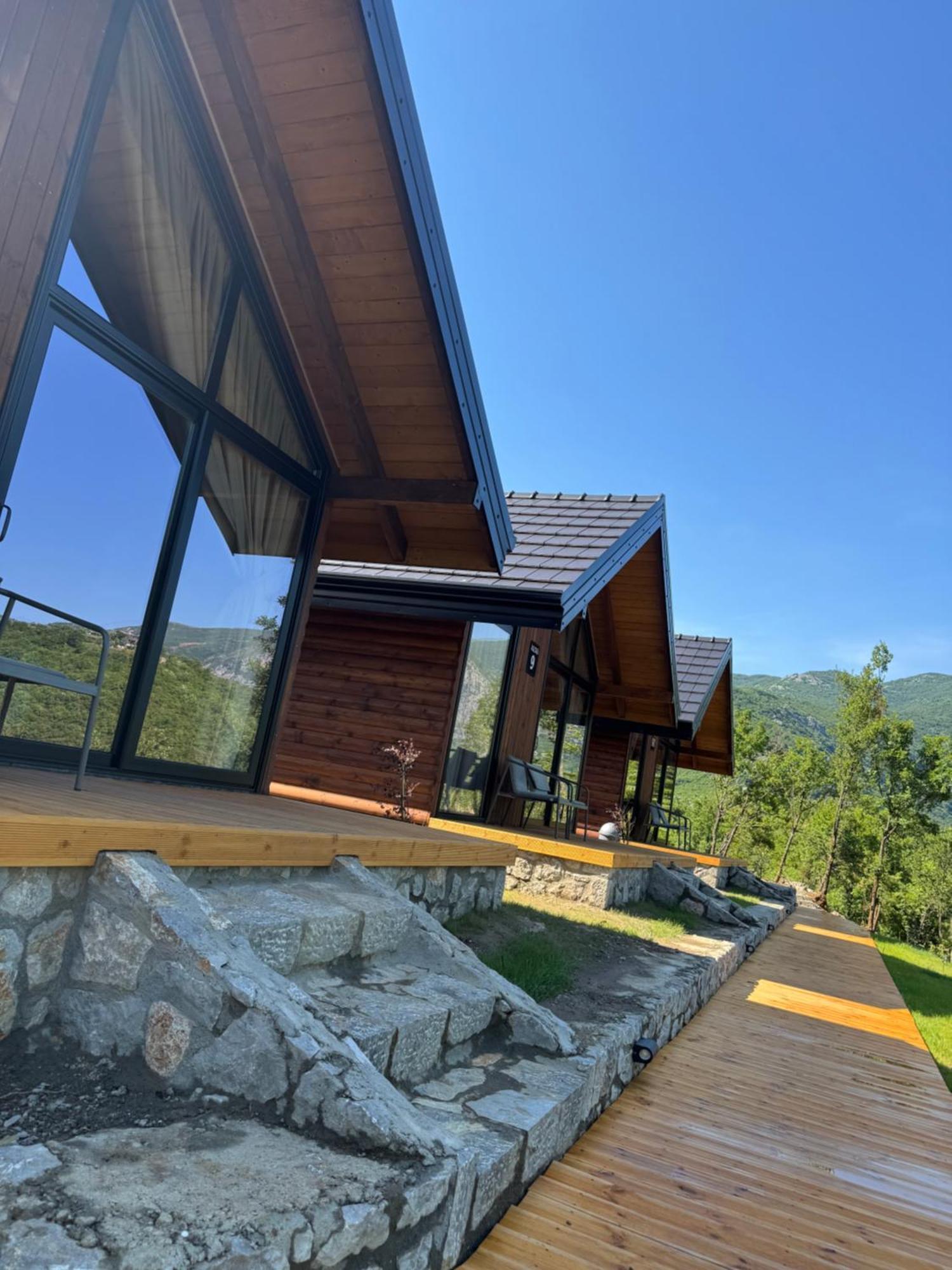 Agora Farmhouse Koman Екстер'єр фото